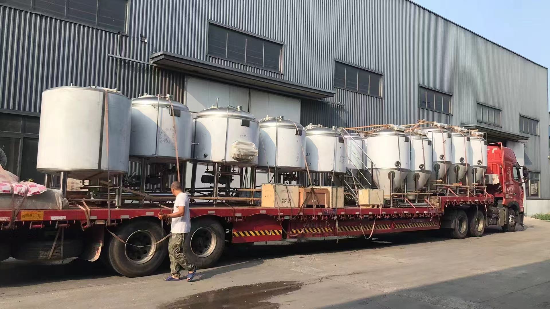新华精酿啤酒设备厂—中小型精酿啤酒厂提供服务